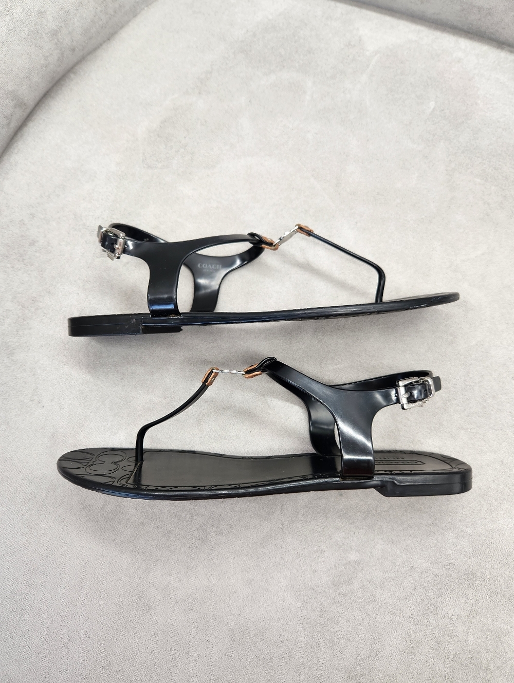 Coach T-strap Sandals 9 Black Jelly Piccadilly A6370 Thong Dainty Logo Charm - Picture 7 of 16